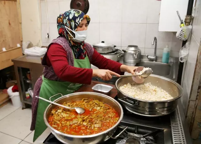 70 lokanta hayırseverlerin yardımıyla iftar yemeği hazırlıyor 70 lokanta hayırseverlerin yardımıyla iftar yemeği hazırlıyor