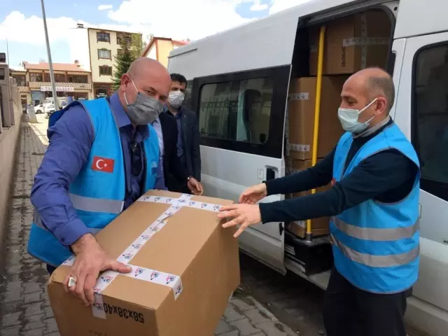 900 çocuğa bayramlık kıyafet hediye edildi 900 çocuğa bayramlık kıyafet hediye edildi
