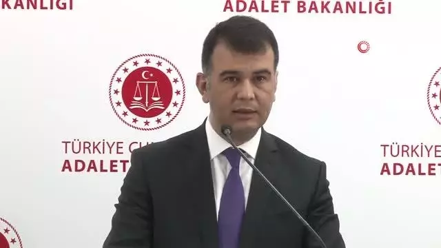 Adalet Bakanlığı Sözcüsü Çekin: 'Zorunlu adli işlemlerde avukatlar ve taraflar sokağa çıkma yasağından muaf sayılacak' Adalet Bakanlığı Sözcüsü Çekin: 'Zorunlu adli işlemlerde avukatlar ve taraflar sokağa çıkma yasağından muaf sayılacak'