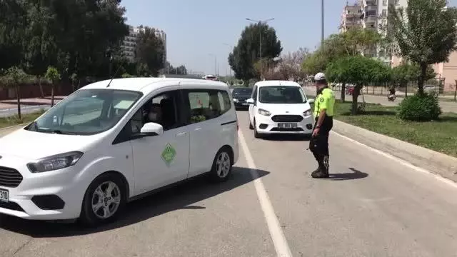 Adana'da alkollü sürücü ve beraberindeki 4 kişiye Kovid-19 tedbirlerini ihlalden ceza yazıldı Adana'da alkollü sürücü ve beraberindeki 4 kişiye Kovid-19 tedbirlerini ihlalden ceza yazıldı