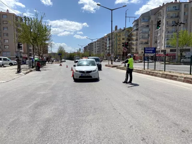 'Tam kapanma'da ekiplerden sıkı denetim 'Tam kapanma'da ekiplerden sıkı denetim