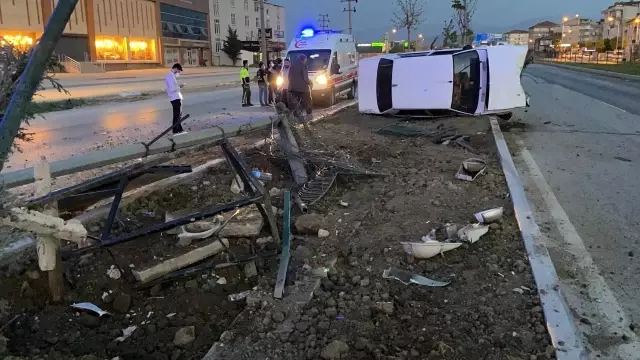 Alkollü sürücü dehşet saçtı: 2 yaralı Alkollü sürücü dehşet saçtı: 2 yaralı