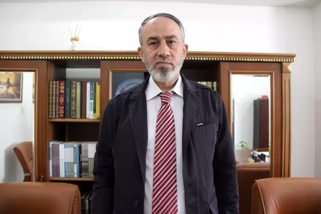'Alo fetva' hattına yoğun ilgi, telefonlar kilitlendi, personel sayısı arttırıldı 'Alo fetva' hattına yoğun ilgi, telefonlar kilitlendi, personel sayısı arttırıldı