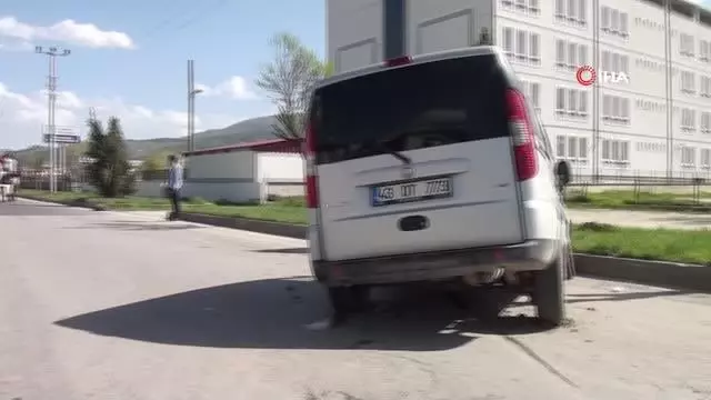 Son dakika haber: Ani karar kazaya davetiye çıkarttı: 1 kişi yaralandı Son dakika haber: Ani karar kazaya davetiye çıkarttı: 1 kişi yaralandı