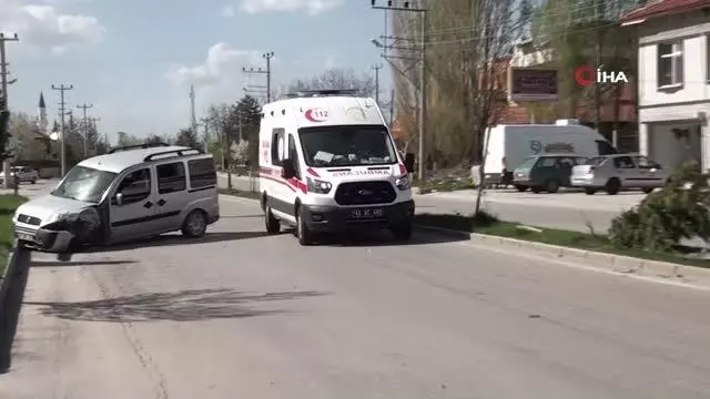 Son dakika haber: Ani karar kazaya davetiye çıkarttı: 1 kişi yaralandı Son dakika haber: Ani karar kazaya davetiye çıkarttı: 1 kişi yaralandı