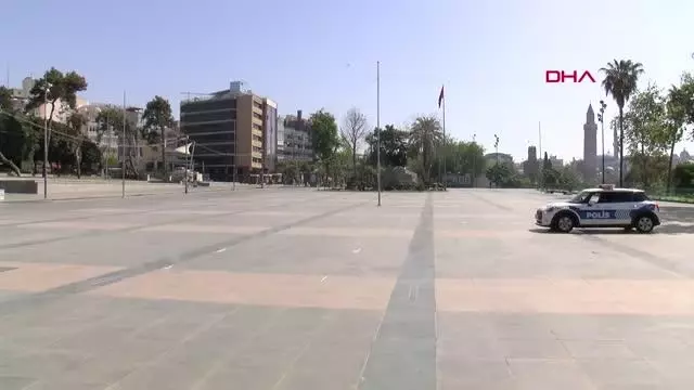 Antalya'da trafiğinde yoğunluk yaşandı, meydanlar boş kaldı Antalya'da trafiğinde yoğunluk yaşandı, meydanlar boş kaldı