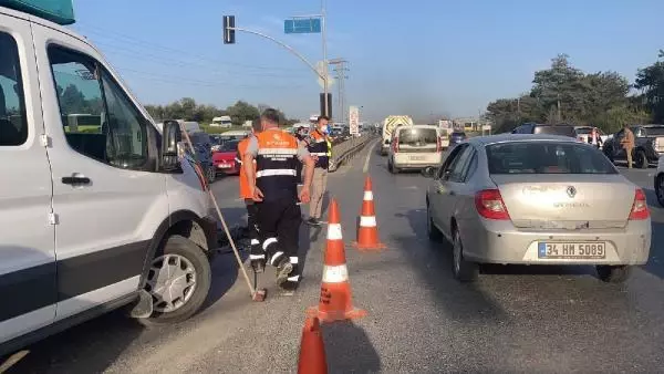 ARNAVUTKÖY'DE POLİS EKİP OTOSU İLE PİKAP ÇARPIŞTI ARNAVUTKÖY'DE POLİS EKİP OTOSU İLE PİKAP ÇARPIŞTI