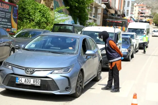 Artvin'de tam kapanma denetimleri sürüyor