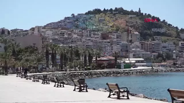 Kuşadası'nda tam kapanmanın ilk gününde cadde, sokak ve meydanlar boş kaldı