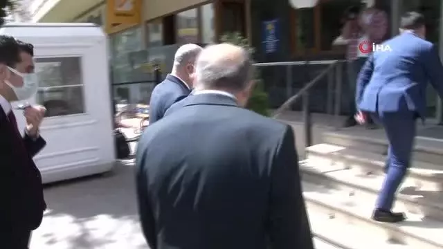 Bakan Bilgin'den HAK-İŞ'e 1 Mayıs ziyareti Bakan Bilgin'den HAK-İŞ'e 1 Mayıs ziyareti
