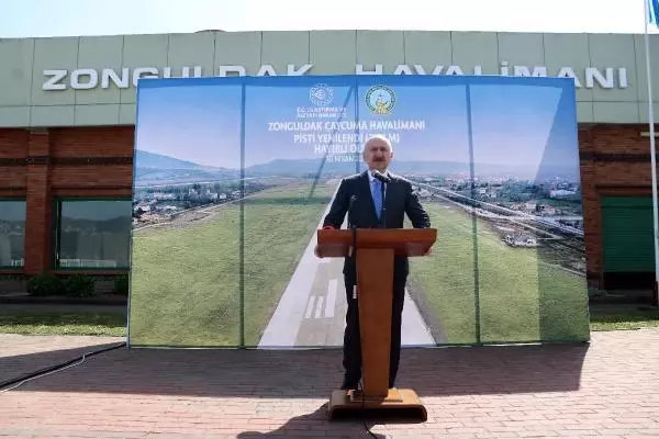Ulaştırma ve Altyapı Bakanı Karaismailoğlu Zonguldak Çaycuma Havalimanı'nda konuştu Açıklaması Ulaştırma ve Altyapı Bakanı Karaismailoğlu Zonguldak Çaycuma Havalimanı'nda konuştu Açıklaması