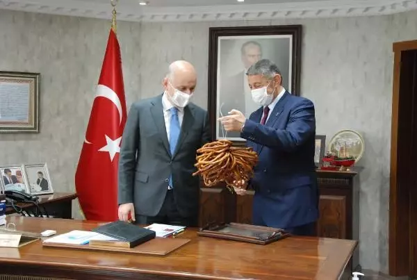 BARTIN BAKAN KARAİSMAİLOĞLU YOLCU SAYISINDA DÜNYADA 9'UNCU, AVRUPA'DA 3'ÜNCÜYÜZ BARTIN BAKAN KARAİSMAİLOĞLU YOLCU SAYISINDA DÜNYADA 9'UNCU, AVRUPA'DA 3'ÜNCÜYÜZ