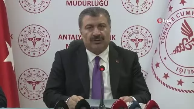 Bakan Koca: 'Yaz döneminde 18 yaş üstü herkesin aşılanması çabası içindeyiz' Bakan Koca: 'Yaz döneminde 18 yaş üstü herkesin aşılanması çabası içindeyiz'