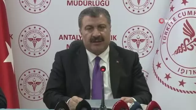 Bakan Koca: 'Yaz döneminde 18 yaş üstü herkesin aşılanması çabası içindeyiz' Bakan Koca: 'Yaz döneminde 18 yaş üstü herkesin aşılanması çabası içindeyiz'