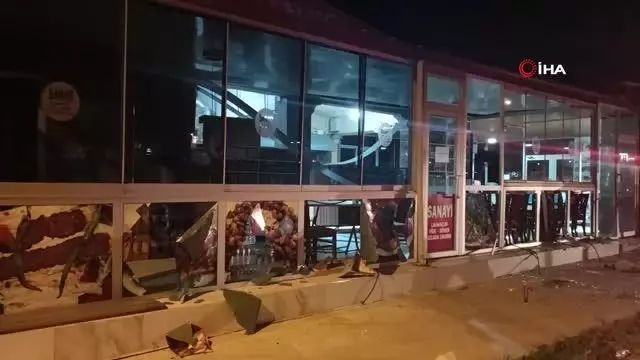 Lokantada tüp patladı, 20 iş yeri zarar gördü Lokantada tüp patladı, 20 iş yeri zarar gördü