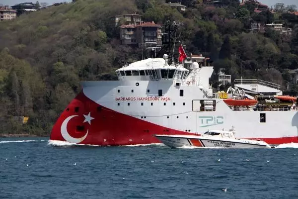 BARBAROS HAYRETTİN PAŞA İSTANBUL BOĞAZI'NDAN GEÇTİ BARBAROS HAYRETTİN PAŞA İSTANBUL BOĞAZI'NDAN GEÇTİ