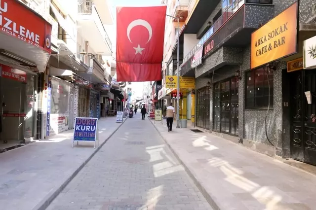 Başkan Atay ile sokaklar güzelleşiyor Başkan Atay ile sokaklar güzelleşiyor