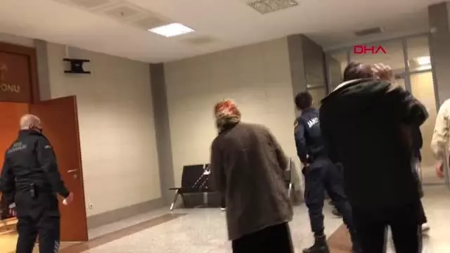 BEYOĞLU'NDA KARDEŞİNİ TİNER DÖKEREK YAKAN SANIĞA 14 YIL 2 AY HAPİS BEYOĞLU'NDA KARDEŞİNİ TİNER DÖKEREK YAKAN SANIĞA 14 YIL 2 AY HAPİS