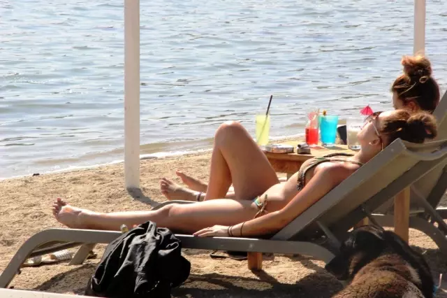 Yabancı Turistler Tam Kapanmanın Ardından Bodrum'da Denize Açıldı Yabancı Turistler Tam Kapanmanın Ardından Bodrum'da Denize Açıldı
