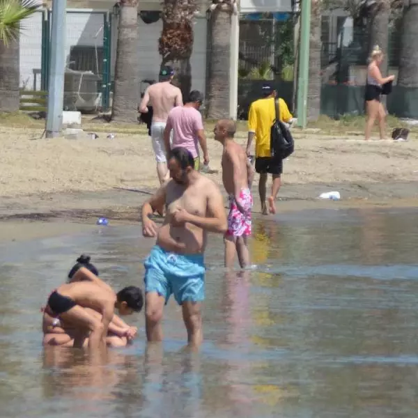 Bodrum'da sahiller turistlere kaldı