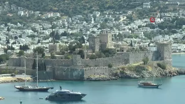 Tam kapanma sonrası Bodrum'da nüfus patlaması! Başkan kaos uyarısı yaptı Tam kapanma sonrası Bodrum'da nüfus patlaması! Başkan kaos uyarısı yaptı