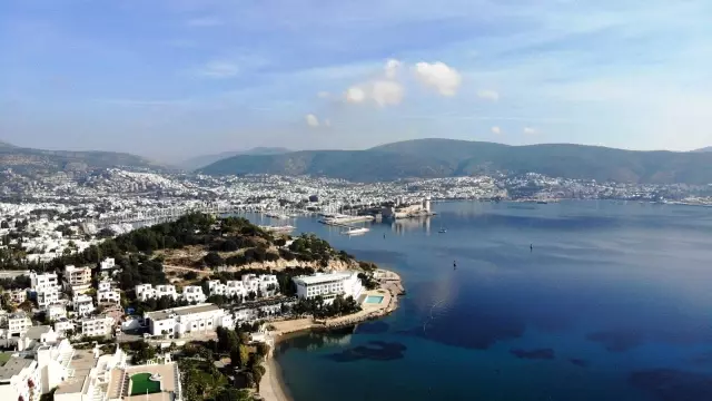 Tam kapanma sonrası Bodrum'da nüfus patlaması! Başkan kaos uyarısı yaptı Tam kapanma sonrası Bodrum'da nüfus patlaması! Başkan kaos uyarısı yaptı