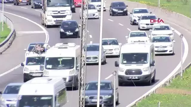 BOLU DAĞI TÜNELİ'NDEN SON 2 GÜNDE 100 BİNİ AŞKIN ARAÇ GEÇTİ BOLU DAĞI TÜNELİ'NDEN SON 2 GÜNDE 100 BİNİ AŞKIN ARAÇ GEÇTİ