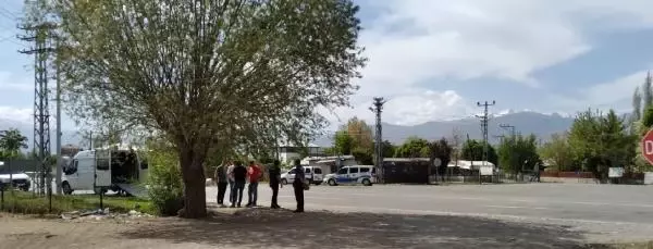 Son dakika gündem: BOMBA İMHA UZMANINA, 'PATLATMAYIN O BİZİM' DİYE SESLENDİ Son dakika gündem: BOMBA İMHA UZMANINA, 'PATLATMAYIN O BİZİM' DİYE SESLENDİ