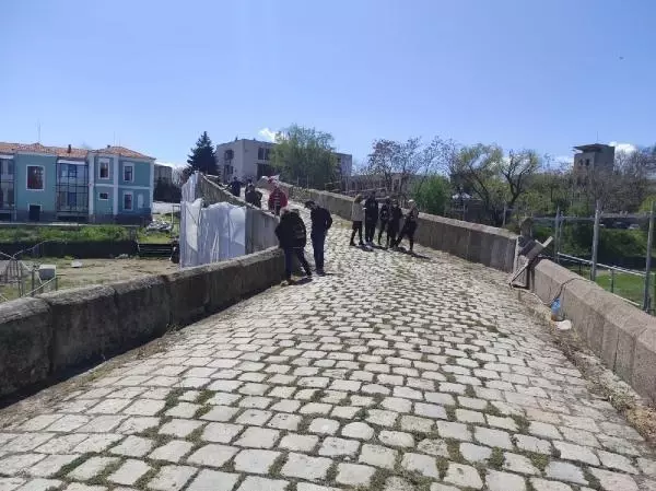 Bulgaristan'daki tarihi Kambur Köprü'de restorasyon sürüyor Bulgaristan'daki tarihi Kambur Köprü'de restorasyon sürüyor