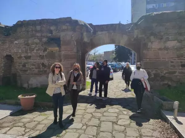 Bulgaristan'daki tarihi Kambur Köprü'de restorasyon sürüyor Bulgaristan'daki tarihi Kambur Köprü'de restorasyon sürüyor