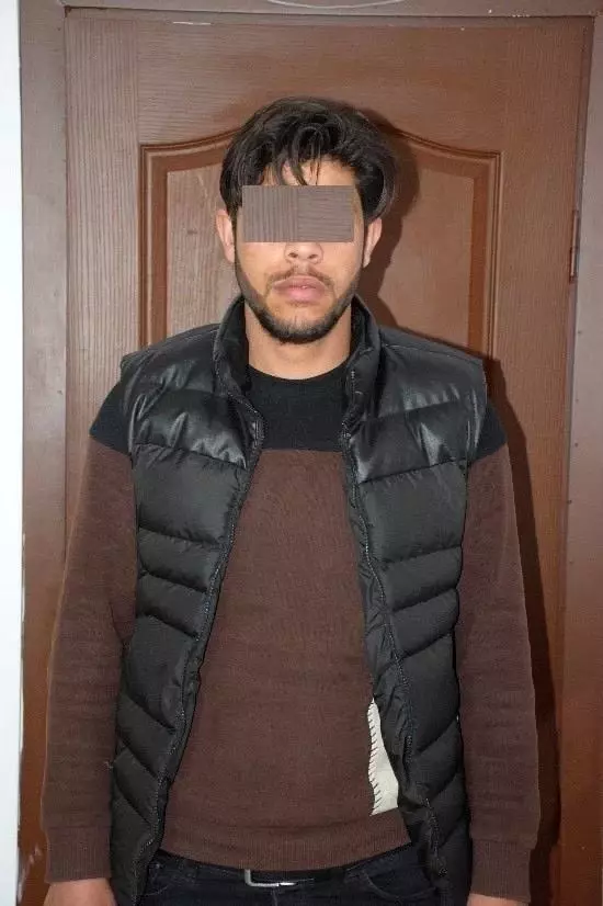 Bursa'da 'pasaport çıkartacağız' bahanesiyle kandırıp gasp ettiler Bursa'da 'pasaport çıkartacağız' bahanesiyle kandırıp gasp ettiler