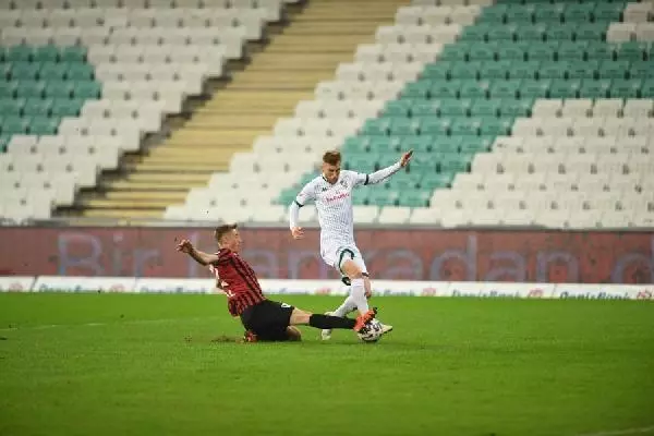 Bursaspor, Eskişehirspor'a konuk oluyor Bursaspor, Eskişehirspor'a konuk oluyor