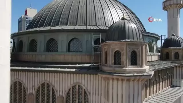 Büyük açılışa günler kaldı...Taksim Camii, Çamlıca Camii ile aynı karede Büyük açılışa günler kaldı...Taksim Camii, Çamlıca Camii ile aynı karede