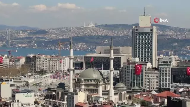 Büyük açılışa günler kaldı...Taksim Camii, Çamlıca Camii ile aynı karede Büyük açılışa günler kaldı...Taksim Camii, Çamlıca Camii ile aynı karede