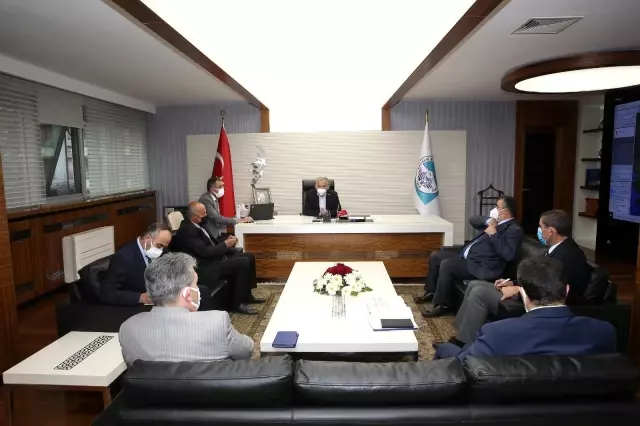 Kayseri Büyükşehir Belediye Başkanı Büyükkılıç, ilçe belediye başkanları ile görüştü Kayseri Büyükşehir Belediye Başkanı Büyükkılıç, ilçe belediye başkanları ile görüştü