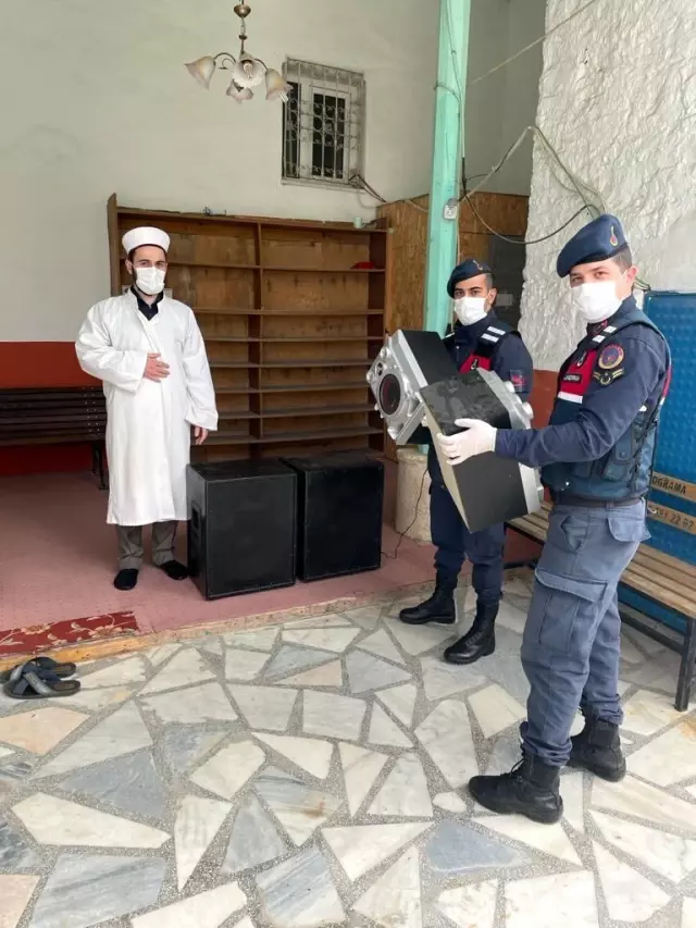 Son dakika haber... Caminin çalınan vaaz hoparlörlerini Jandarma buldu Son dakika haber... Caminin çalınan vaaz hoparlörlerini Jandarma buldu