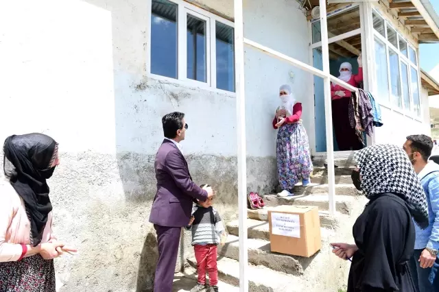 Çatak Belediyesinden ihtiyaç sahiplerine destek Çatak Belediyesinden ihtiyaç sahiplerine destek