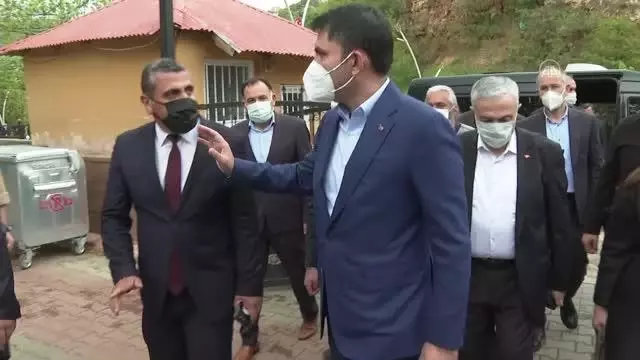 Son dakika haber... Çevre ve Şehircilik Bakanı Kurum, cemevini ziyaret etti Son dakika haber... Çevre ve Şehircilik Bakanı Kurum, cemevini ziyaret etti
