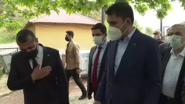 Son dakika haber... Çevre ve Şehircilik Bakanı Kurum, cemevini ziyaret etti Son dakika haber... Çevre ve Şehircilik Bakanı Kurum, cemevini ziyaret etti