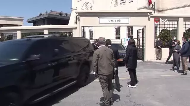 Cumhurbaşkanı Erdoğan, cuma namazının ardından gazetecilerin sorularını yanıtladı Açıklaması Cumhurbaşkanı Erdoğan, cuma namazının ardından gazetecilerin sorularını yanıtladı Açıklaması