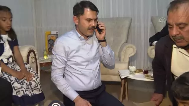 Bakan Kurum, depremzede aile ile iftar yaptı Bakan Kurum, depremzede aile ile iftar yaptı