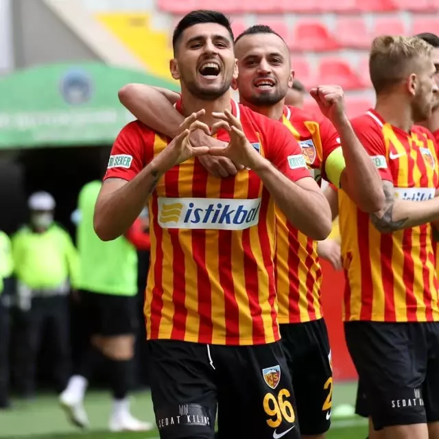 Daniel Avramovski 2 gol attı Daniel Avramovski 2 gol attı