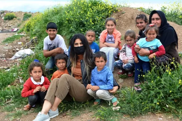 Derme çatma barakalarda yaşayanlara sevgi seli