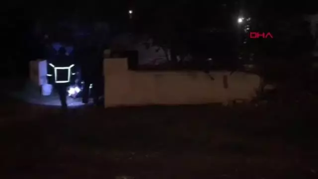 DİNAR'DA SU BORUSU PATLADI, EVLERİ SU BASTI DİNAR'DA SU BORUSU PATLADI, EVLERİ SU BASTI
