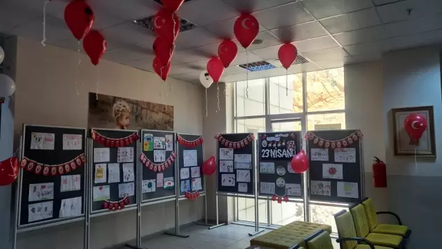 Diş Hekimliği Fakültesinden resim sergisi Diş Hekimliği Fakültesinden resim sergisi