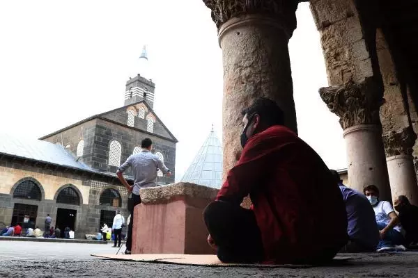 DİYARBAKIR'DA, TAM KAPANMADA SIKI DENETİM