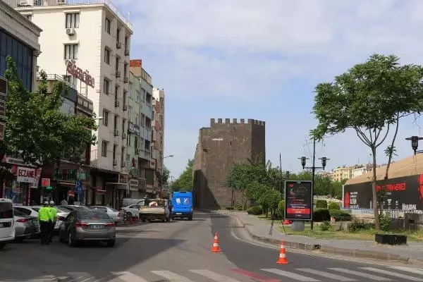 DİYARBAKIR'DA, TAM KAPANMADA SIKI DENETİM