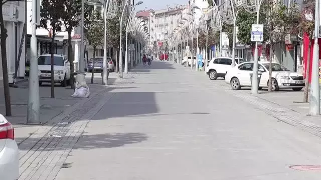 Doğu Marmara ve Batı Karadeniz'de 'tam kapanma' kısıtlamasına uyuluyor Doğu Marmara ve Batı Karadeniz'de 'tam kapanma' kısıtlamasına uyuluyor