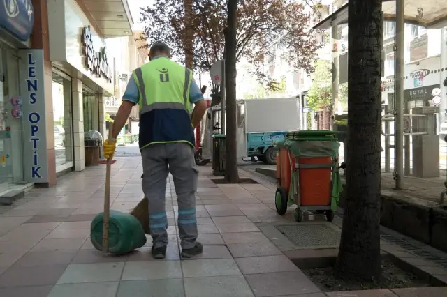 Doktorlar caddesi temizlendi Doktorlar caddesi temizlendi