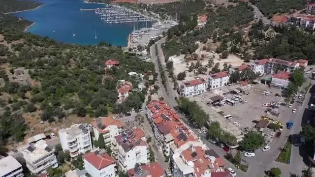 (DRONE) Kaş'ta tam kapanma sürecinin ilk gününde sessizlik hakim (DRONE) Kaş'ta tam kapanma sürecinin ilk gününde sessizlik hakim